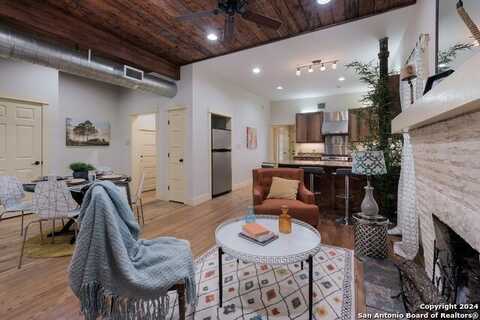 215 IRA AVE, San Antonio, TX 78209