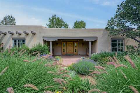 741 Calle Picacho, Santa Fe, NM 87505