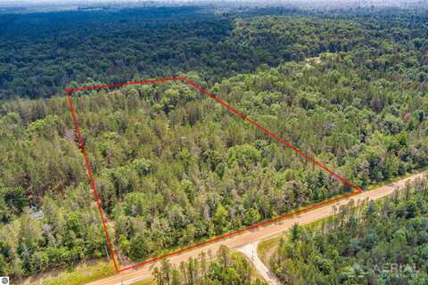 474 E Cabin Lake Road, West Branch, MI 48661