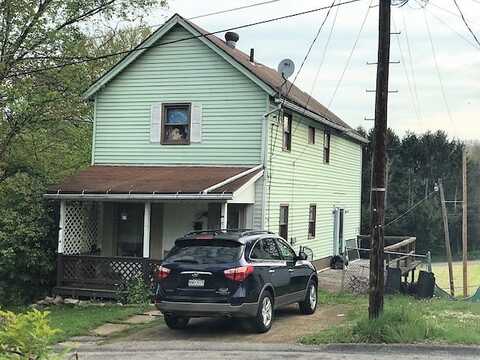 61 1st Ave, Franklin, PA 16323