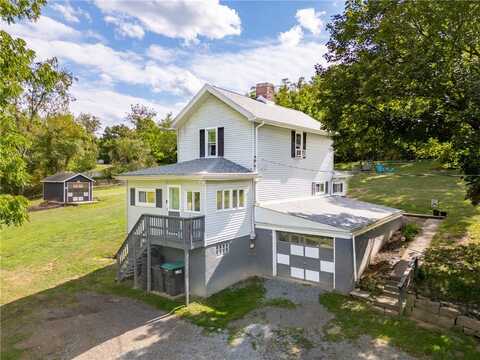 33 Hubbard Rd, Smith, PA 15021
