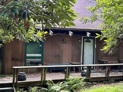 221 N Locust Rd, Bullskin Twp, PA 15610