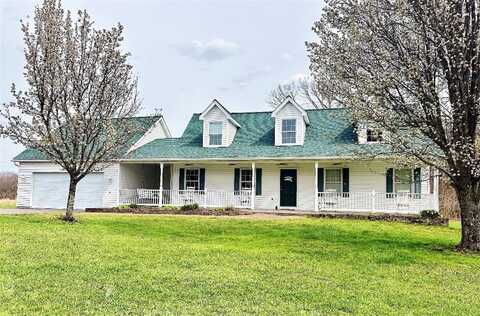 152 Killarney Rd, Mill Run, PA 15464