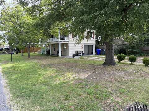 907 Fourth Street S, Carolina Beach, NC 28428