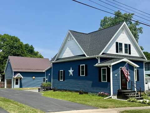 15 Jones Street, Malone, NY 12953