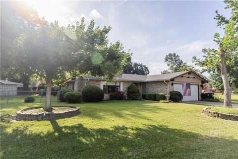 2815 W Highland DR, Rogers, AR 72756