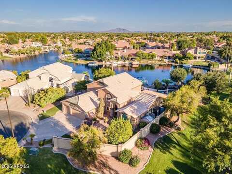936 S PARADISE Drive, Gilbert, AZ 85233