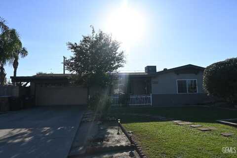 3929 Raider Drive, Bakersfield, CA 93304