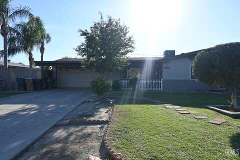 3929 Raider Drive, Bakersfield, CA 93304