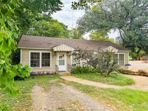 202 North Moore Street, Caldwell, TX 77836