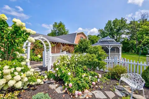 583 S Leatherwood Road, Bedford, IN 47421