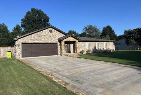 2119 COKER HAMPTON Drive, Stuttgart, AR 72160
