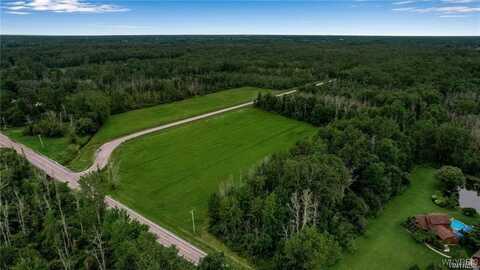 7700 Salt Road, Clarence, NY 14032