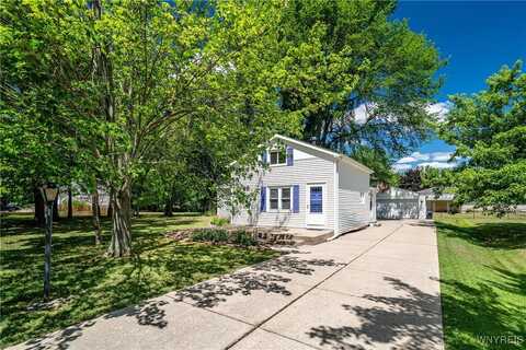 11 Middlesex Road, Orchard Park, NY 14127