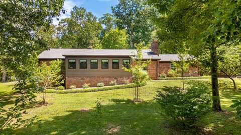 103 Arrow Drive, Signal Mountain, TN 37377