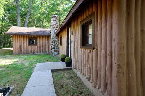 2706 NEWATCH AVENUE, GRAYLING, MI 49738