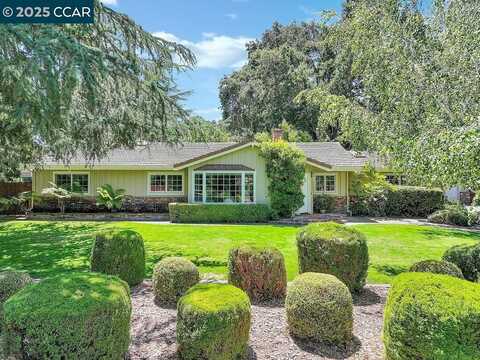 7 Monteira Lane, Martinez, CA 94553