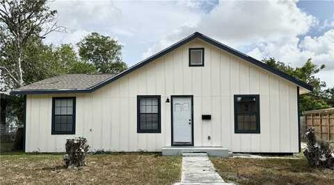209 E Avenue F, Robstown, TX 78380