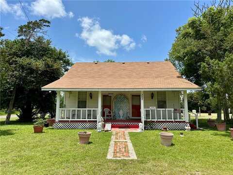 322 S 7th Street, Skidmore, TX 78389