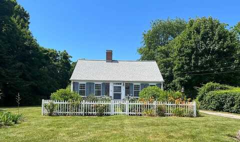170 Lakeview Avenue, Falmouth, MA 02540