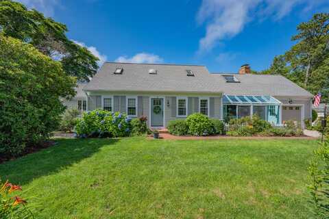 14 Hunt Lane, Harwich, MA 02645