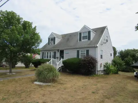 8 Bay Drive, Buzzards Bay, MA 02532