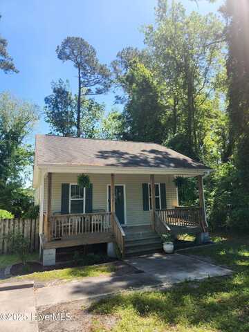 644 E Ocean Road, Holly Ridge, NC 28445