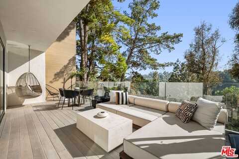 8583 Skyline Dr, Los Angeles, CA 90046