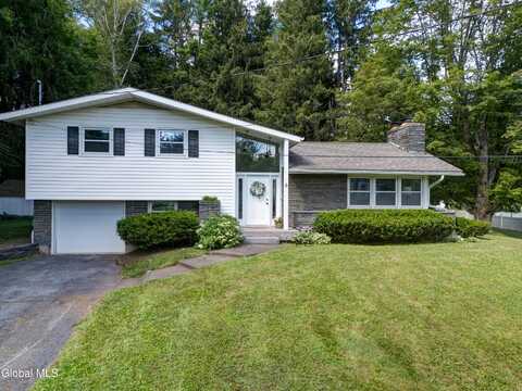 6 Van Dyke Avenue, Stamford, NY 12167