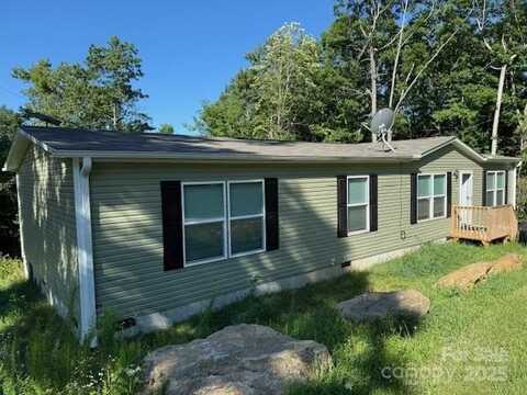 5371 Pinnacle Mountain Road, Zirconia, NC 28790