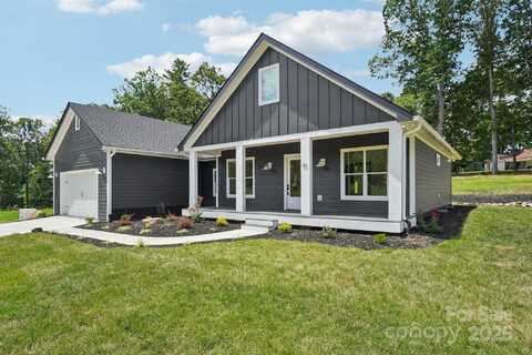 86 Point Hope Lane, Hendersonville, NC 28792
