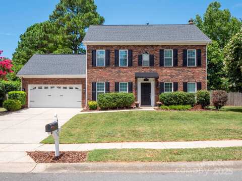 7601 Claiborne Woods Road, Charlotte, NC 28216
