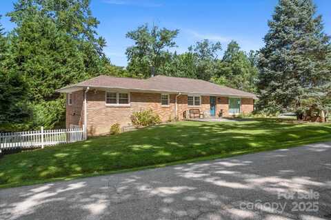441 Hillcrest Circle, Hendersonville, NC 28792