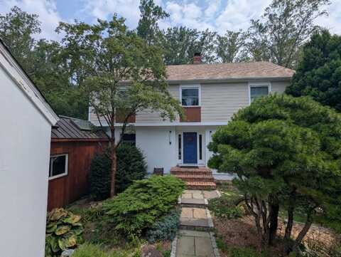 7 Joanne Lane, Weston, CT 06880