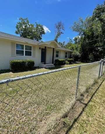 722 Peachtree, Douglas, GA 31533