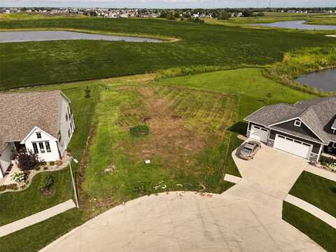 3008 Lakeview Drive SE, Altoona, IA 50009