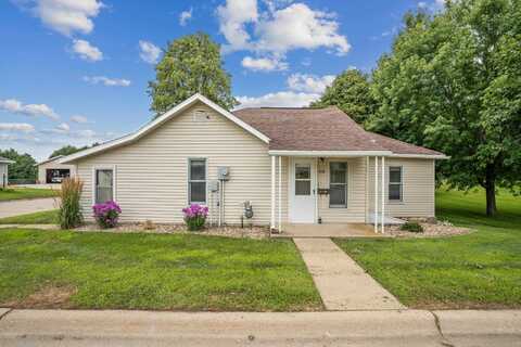 418 Adams St SE, Cascade, IA 52033