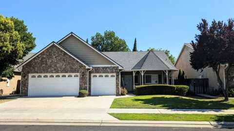 672 Powers Avenue, Clovis, CA 93619
