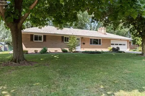 535 E 10th Street, Port Clinton, OH 43452