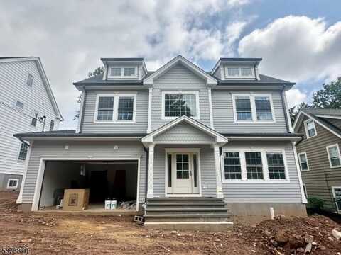 13 Collinwood Rd, Maplewood, NJ 07040