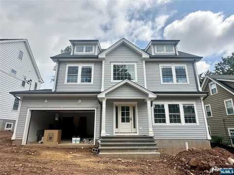 13 Collinwood Road, Maplewood, NJ 07040
