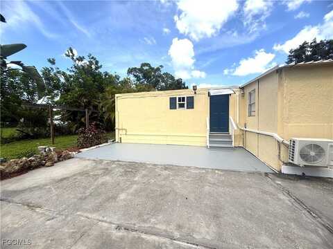 8239 Suncoast Drive, North Fort Myers, FL 33917