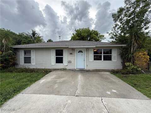 12135 Americus Lane, Naples, FL 34113