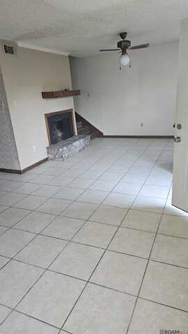 5141 E Hunters Chapel Ct, Baton Rouge, LA 70817