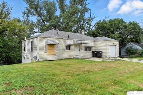 6714 N 35th Street, Omaha, NE 68102