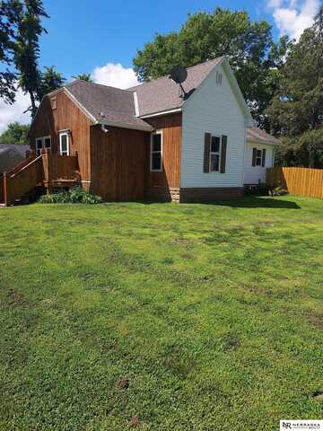210 S Park Avenue, Valley, NE 68064