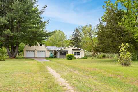 4337 S Chestnut Avenue, Newaygo, MI 49337