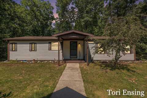 12901 Morgan Mills Avenue NE, Gowen, MI 49326