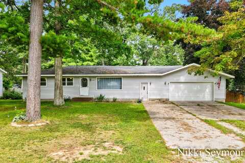 7717 N Carefree Drive, Whitehall, MI 49461