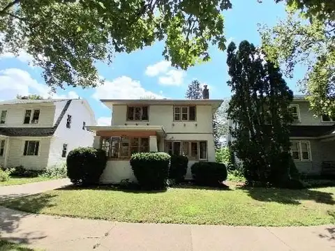 940 Lake Michigan Drive NW, Grand Rapids, MI 49504